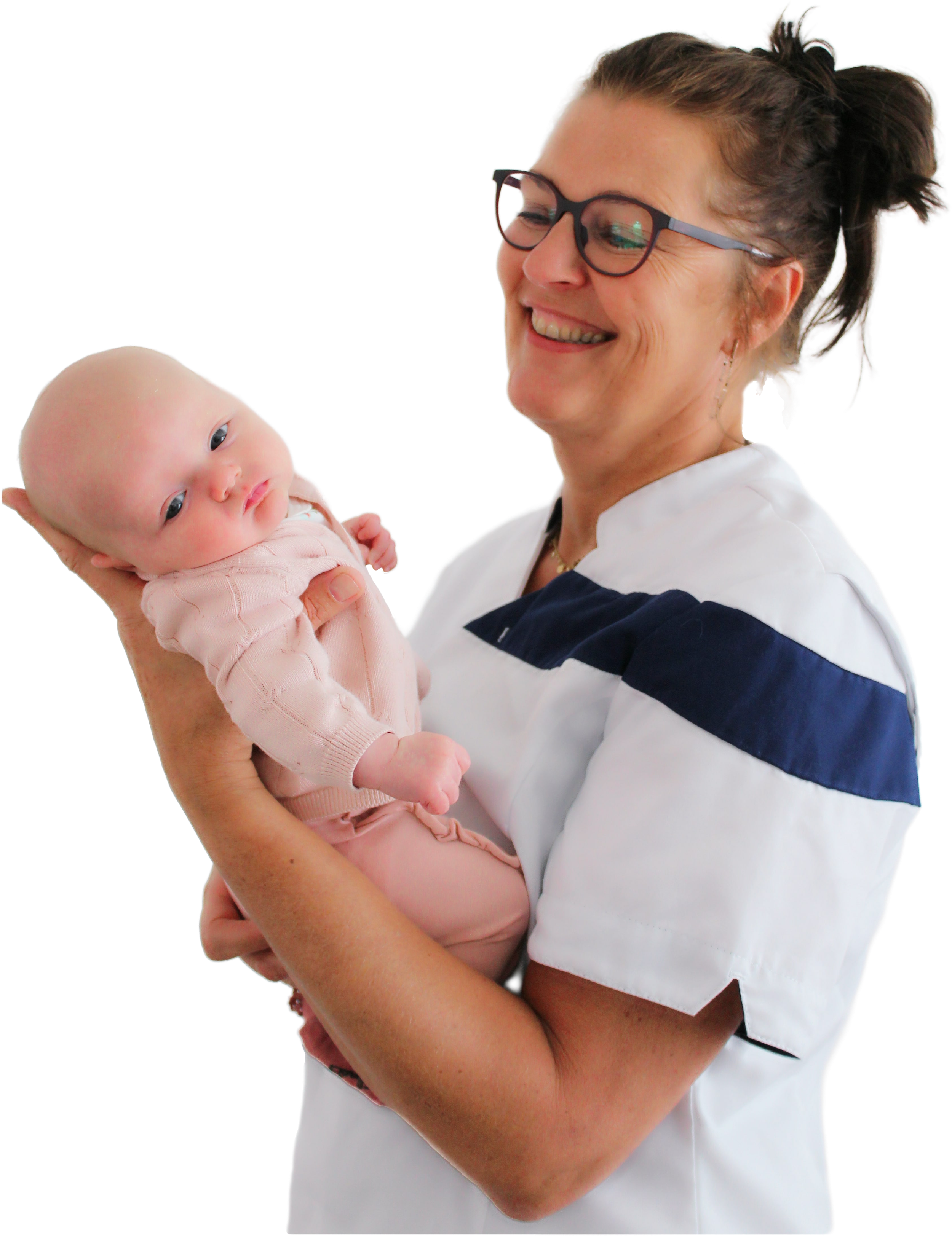 Yvonne draagt baby in hand Yvonne draagt baby in hand